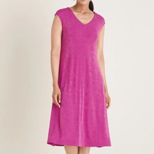 Chico's Travelers Sleeveless Dress in Wild Berry - Size 4/6